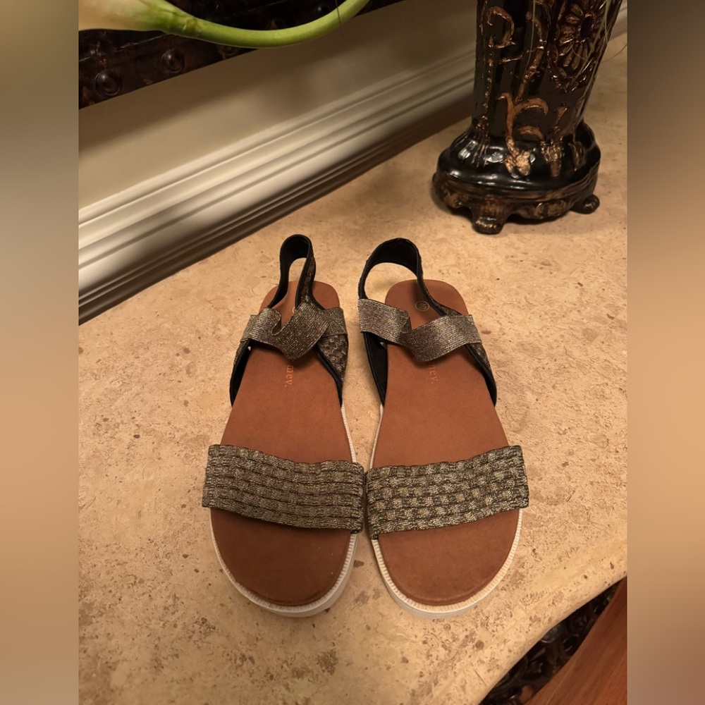 BM Bernie Mev Suede Sandals